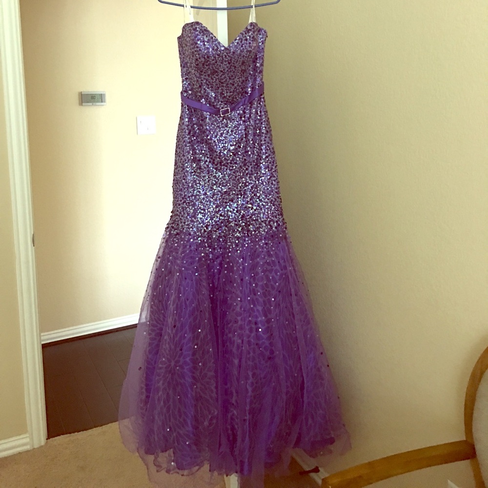 Tony Bowls stunning mermaid dress purple sequin AS