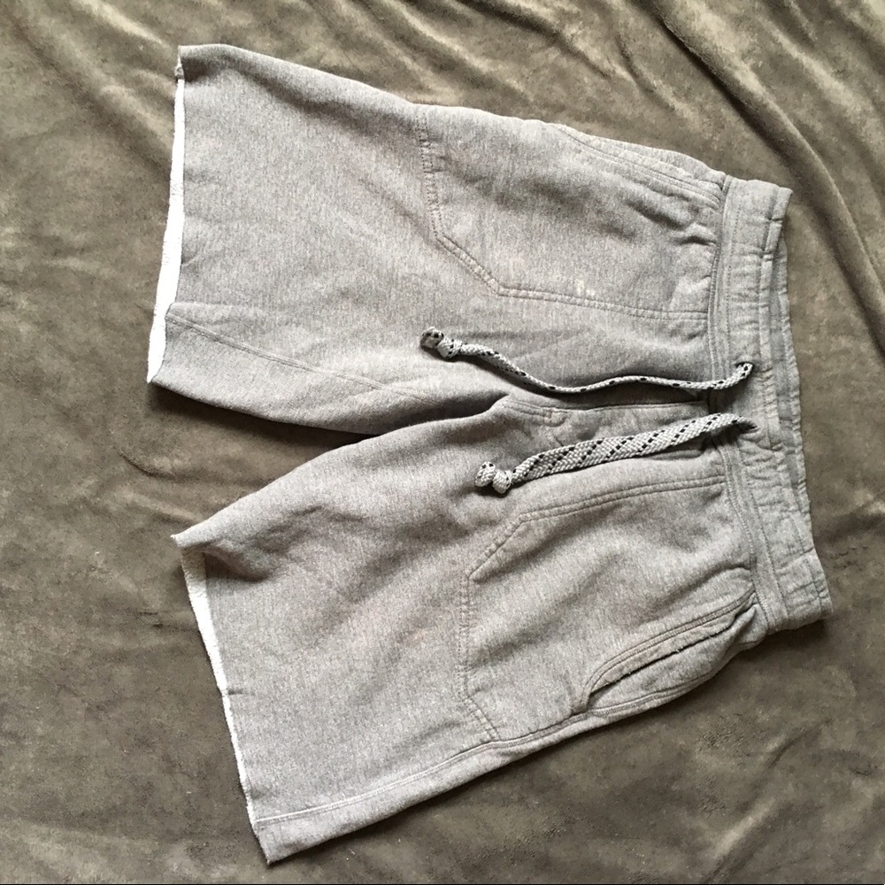Lululemon Men's cotton board shorts