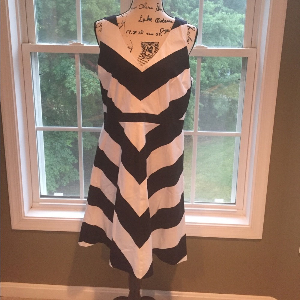 Vineyard Vines chevron dress