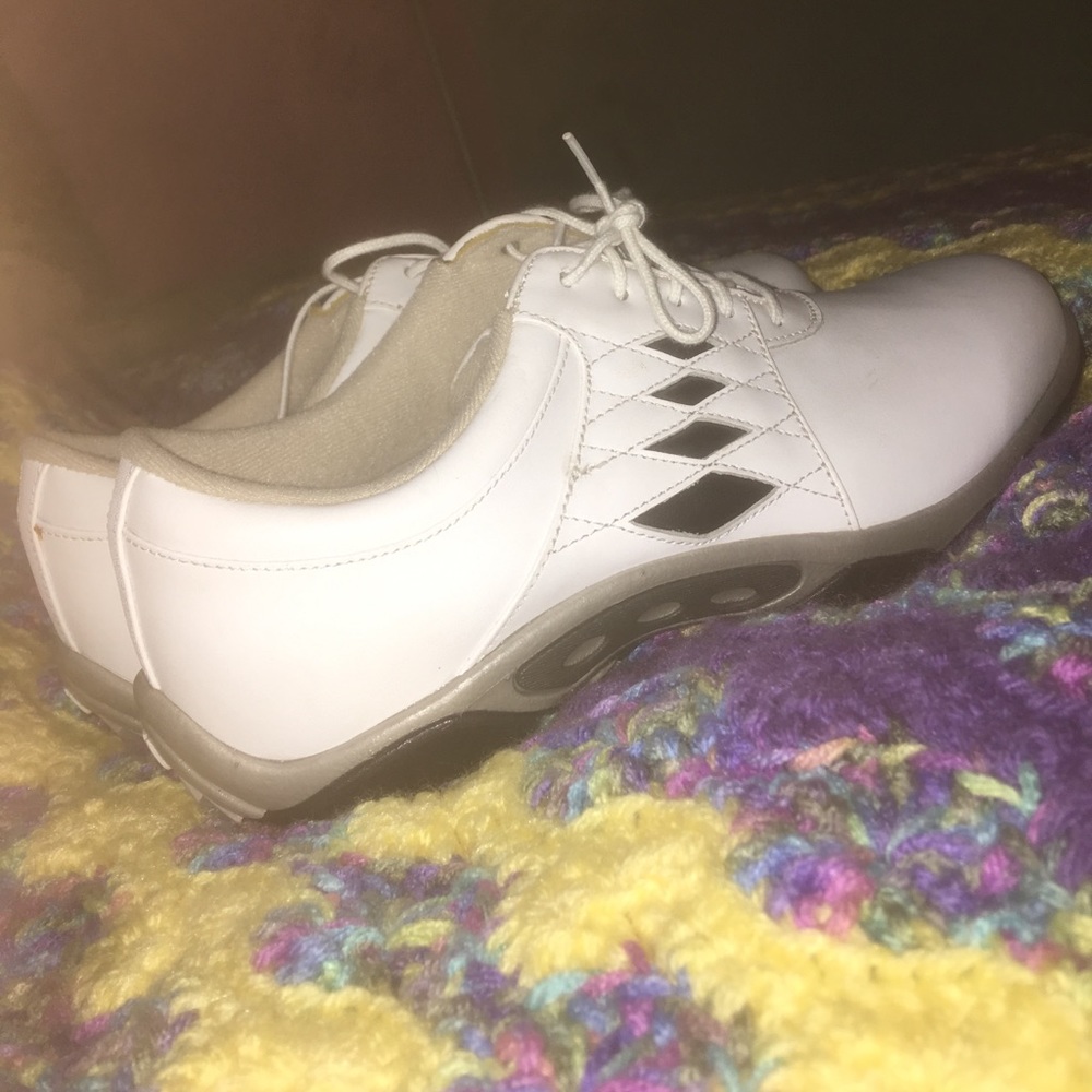 Women golf shoes
