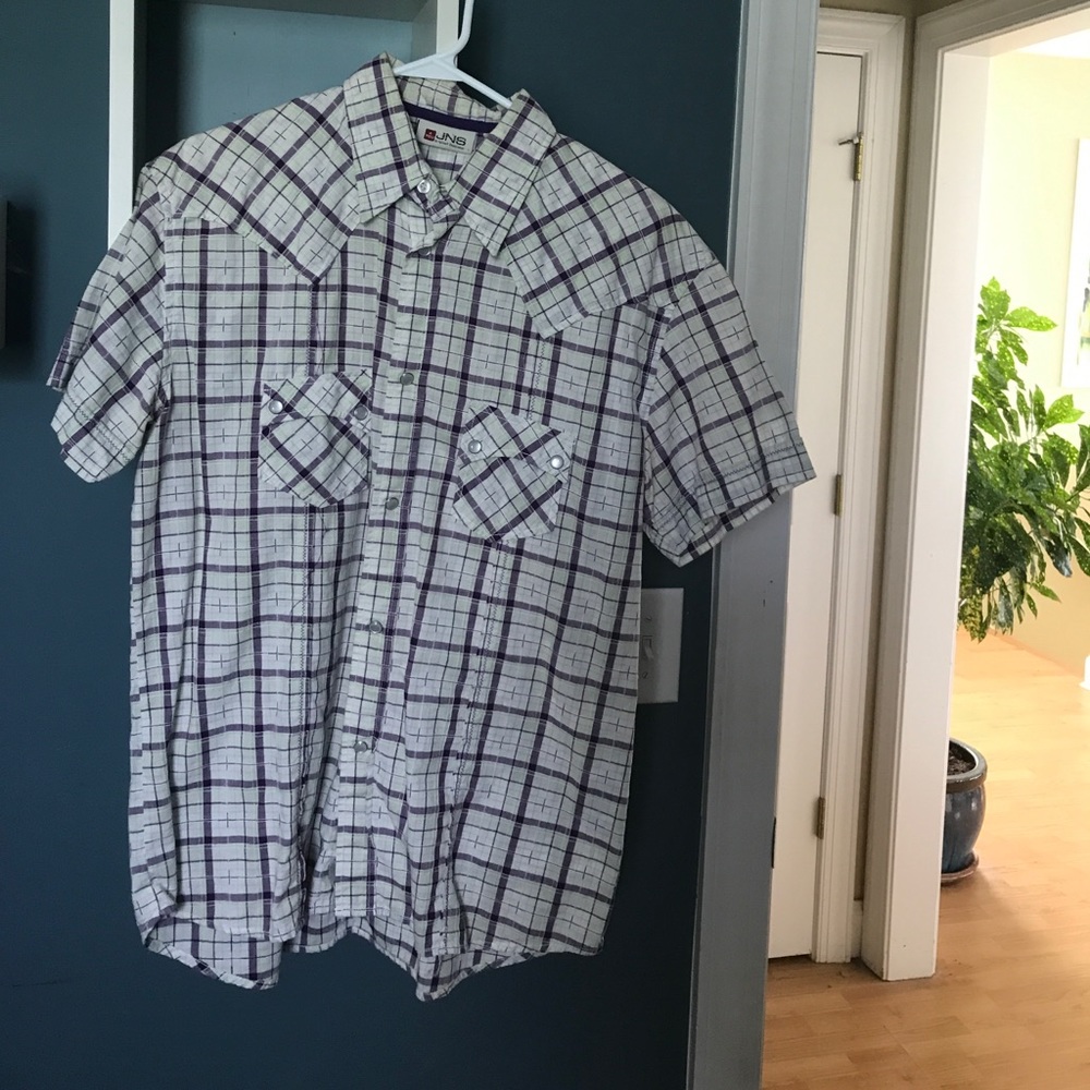 Button down short sleeve shirt