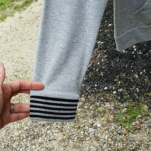 Talbots Sweatshirt - Picture 4 of 7