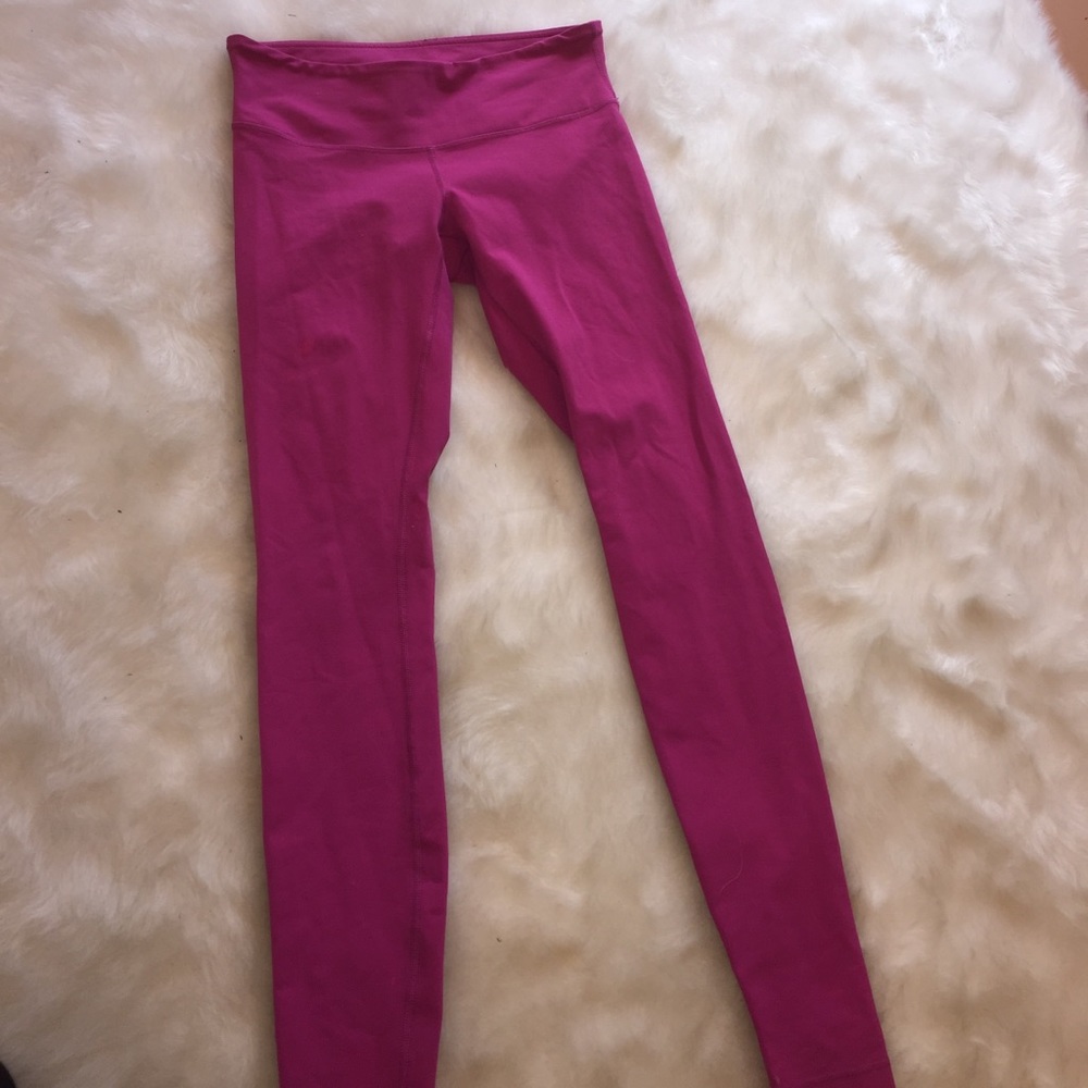 Like new berry lululemon full length wunder under