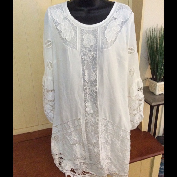 Dresses & Skirts - Gorgeous White BoHo Dress