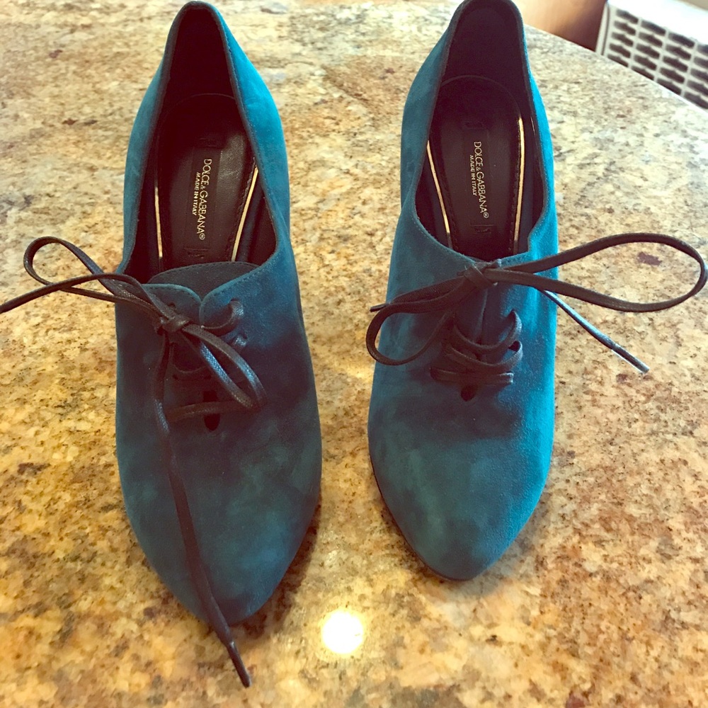 Dolce and Gabbana suede booties sz 35 never used