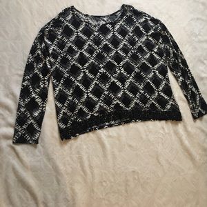 Black & White Trendy Top
