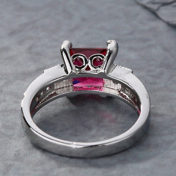 🆑 18k gold filled and Garnet ring - Picture 3 of 4