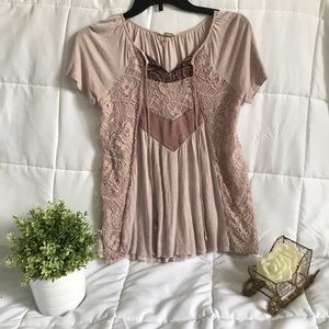 Super cute blouse/tee
