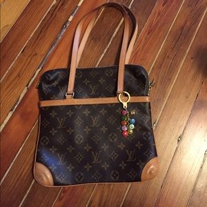 LV monogram canvas small tote w/ LV key chains