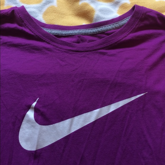 Nike tee - Picture 2 of 4
