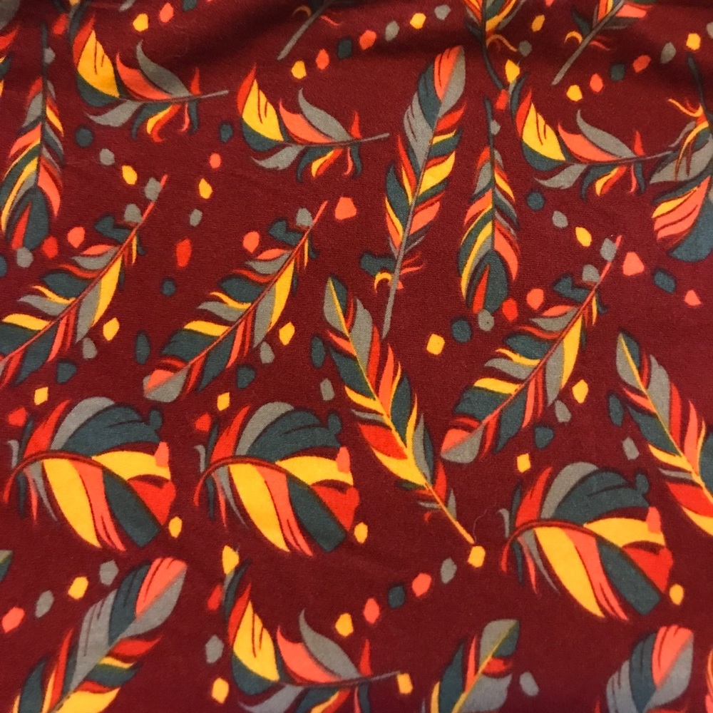 NEW. LLR lularoe OS feather design leggings