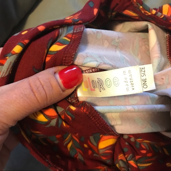 NEW. LLR lularoe OS feather design leggings - Picture 3 of 3