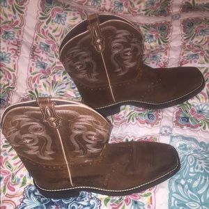 Justin cowgirl boots. Size 11B