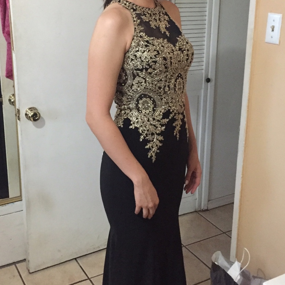 PROM DRESS - Picture 3 of 3