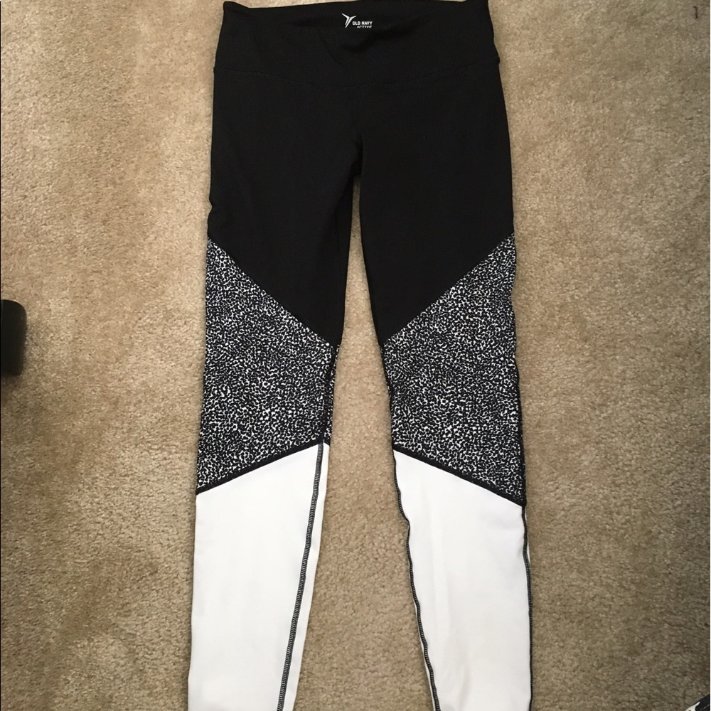 Old Navy active fitted leggings, size M