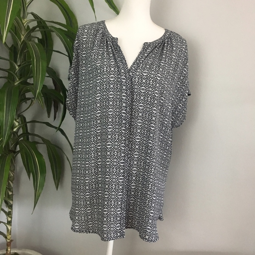Ava Viv Button DoWn Floral Blouse