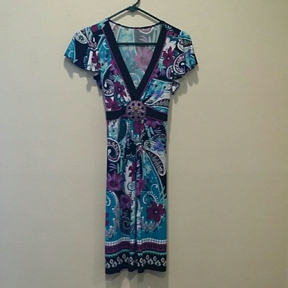 Low cut summer dress with tie in back - Picture 3 of 4