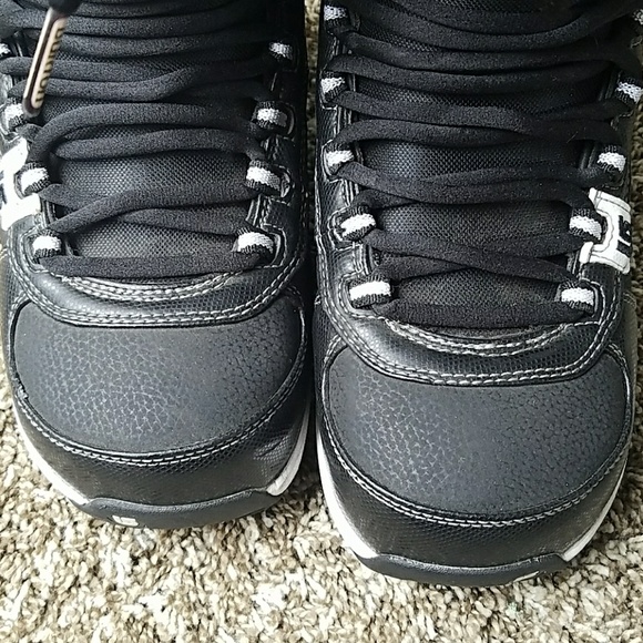 burton awol snowboard boots