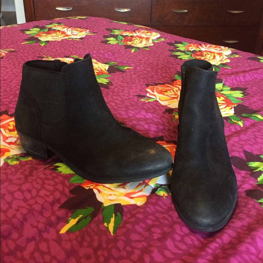 Black Steve Madden booties