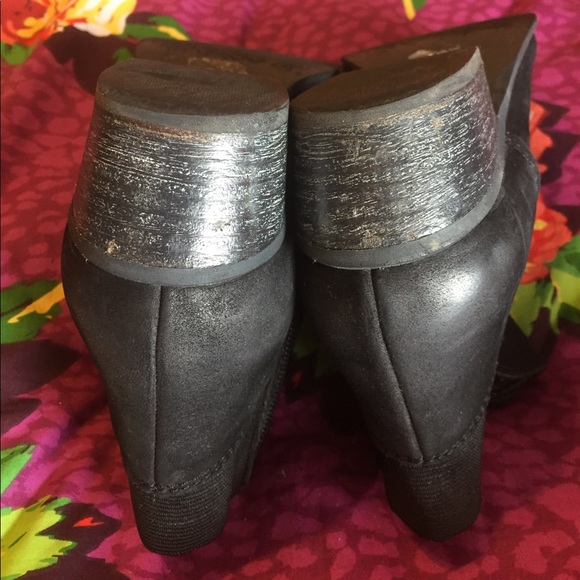 Black Steve Madden booties - Picture 3 of 6