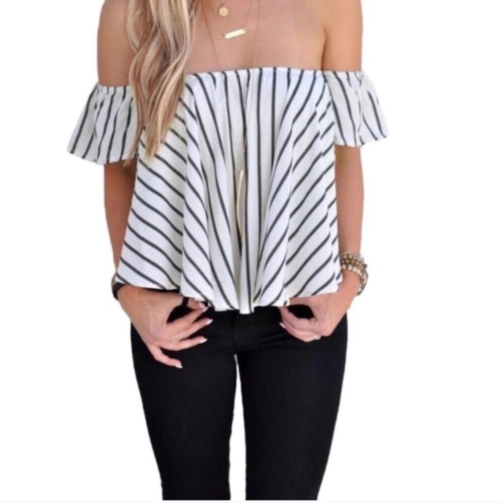 NEW off shoulder striped top 🌸