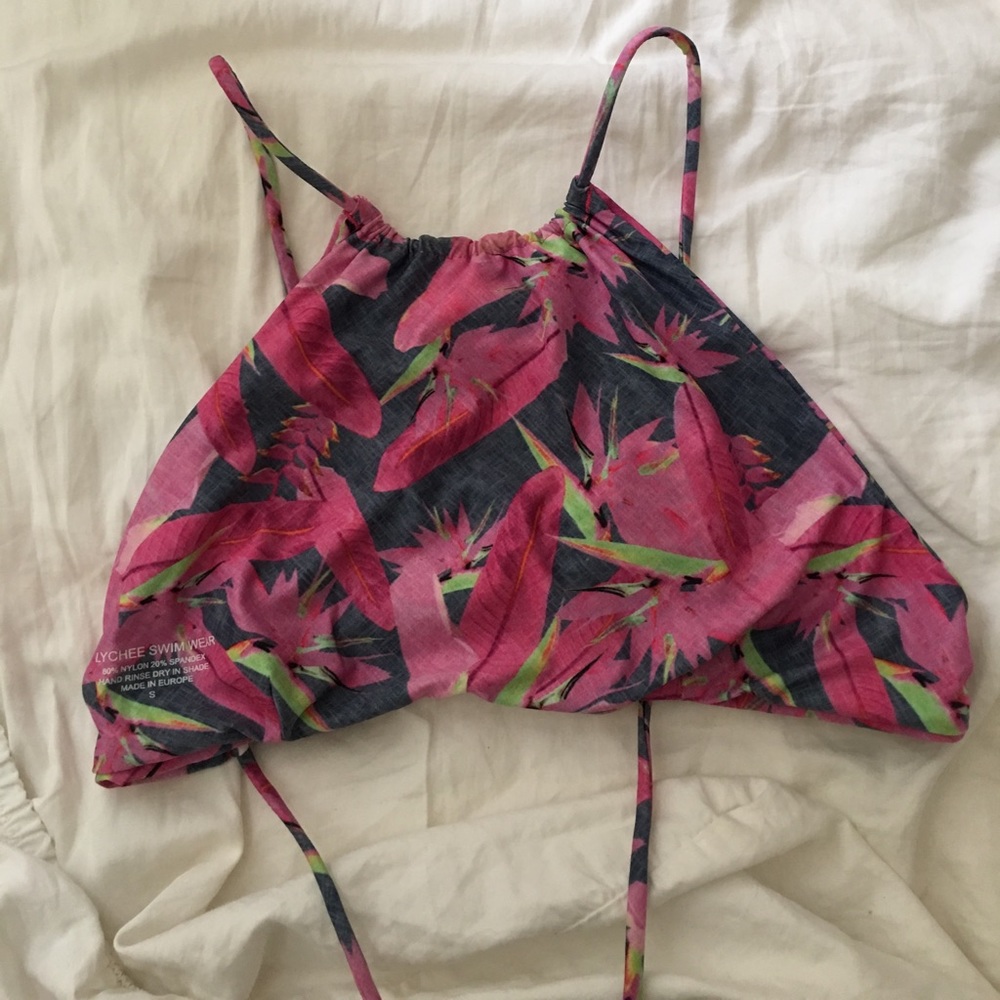 Halter bikini top