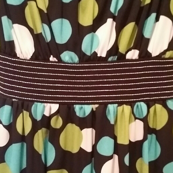 Polka dot baby doll like dress with tie in back - Picture 3 of 4