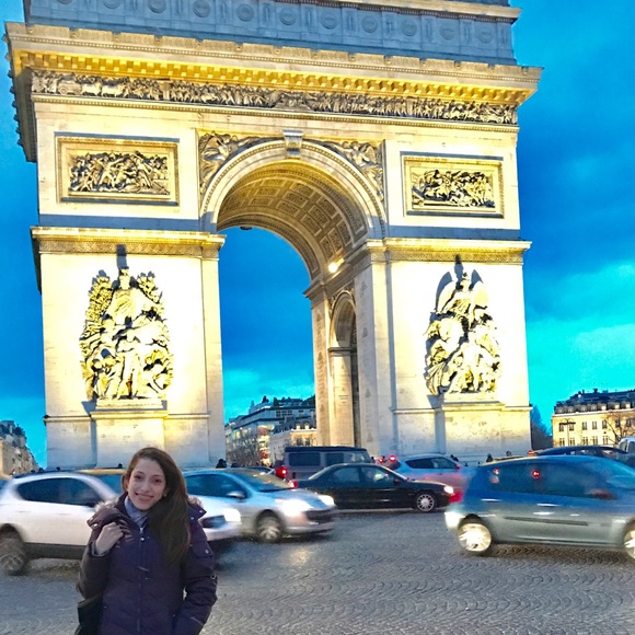 Meet your Posher, Estephanie - Picture 3 of 7