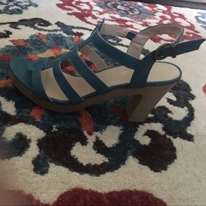 Charming Charlie Teal colored heel 3 1/2 inches