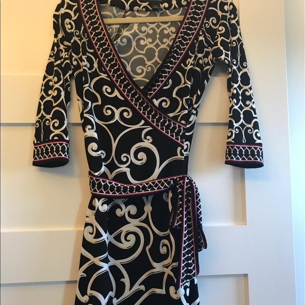 Whitehouse BlackMarket Fitted Tunic.