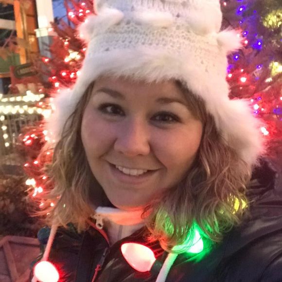 Meet your Posher, Sarah - Picture 1 of 1