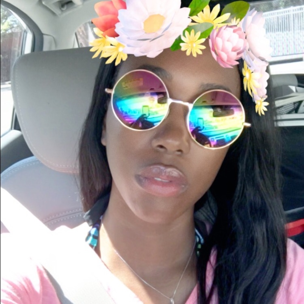 Meet your Posher, Tanieka