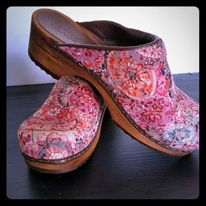 **PRICE DROP** Sanita Floral wood clogs size 37