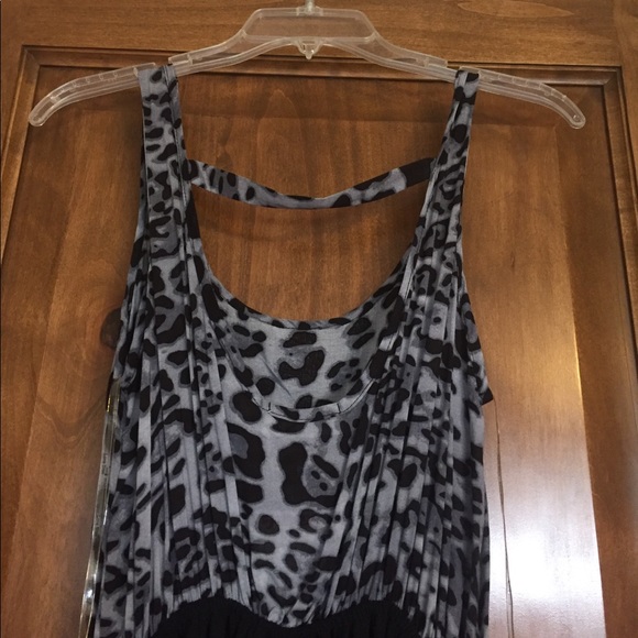 High low leopard accent dress - Picture 4 of 5