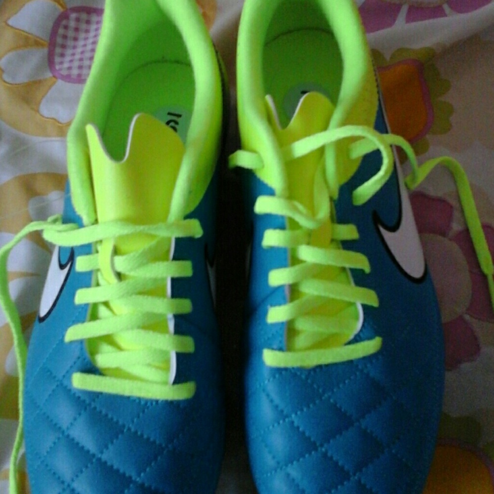 Nike soccer cleats "never worn"