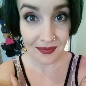 Meet your Posher, Corinne