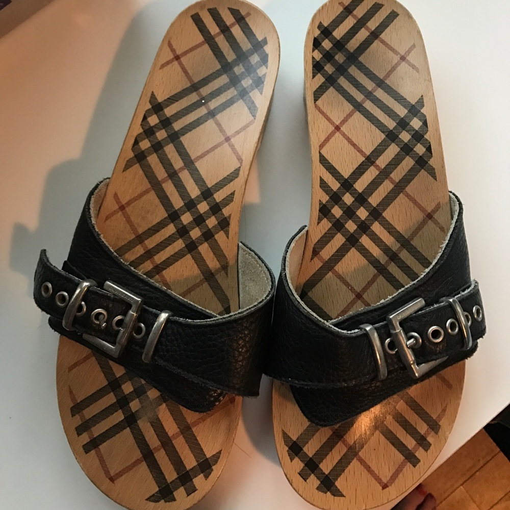 AUTHENTIC BURBERRY SHOES SIZE 8