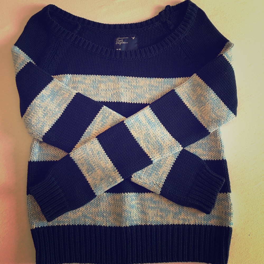 American Eagle women's blue striped sweater size M