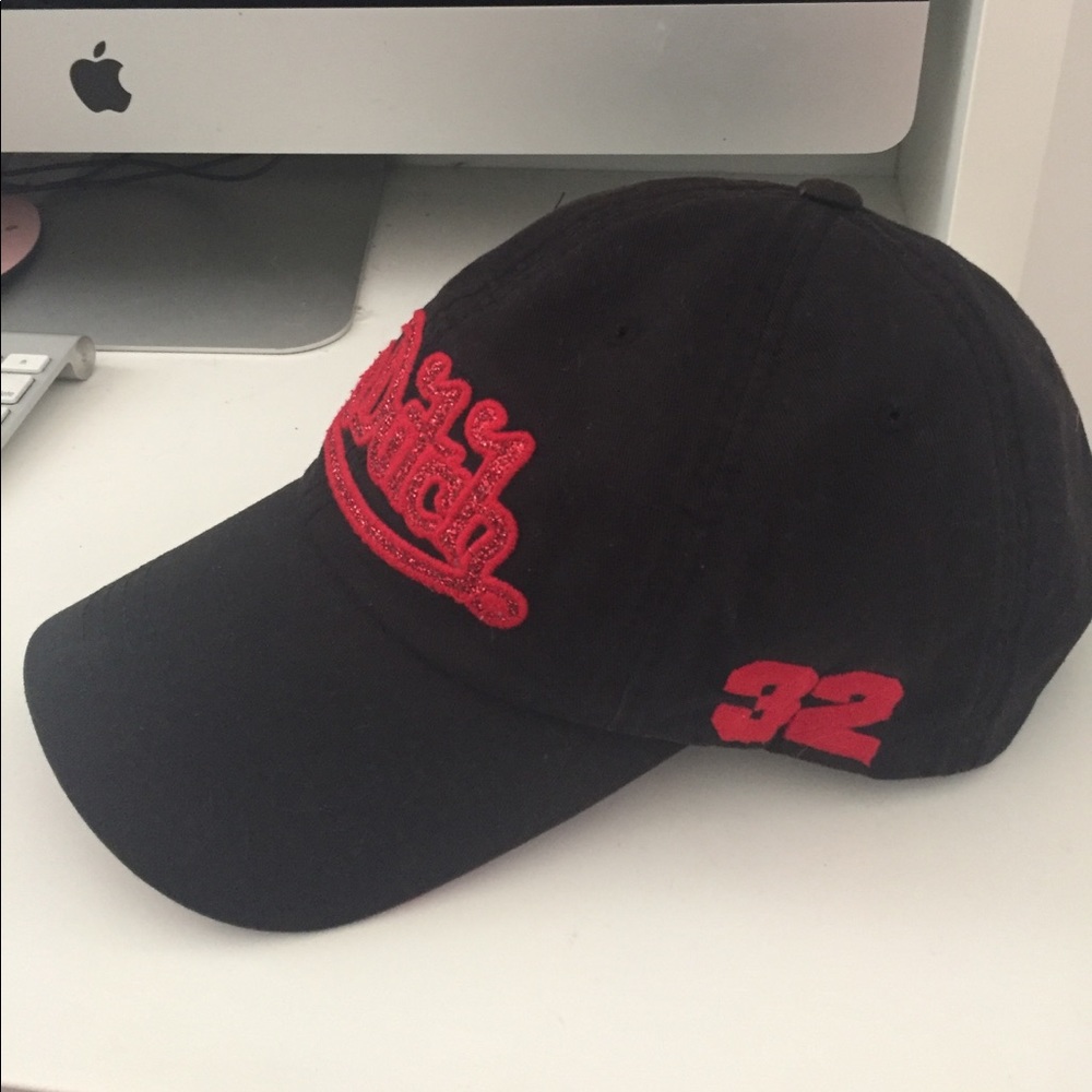 Cute Glitter Red Von Dutch cap!