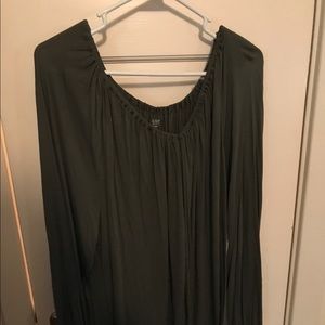 NWOT Olive Plus on or off shoulder top