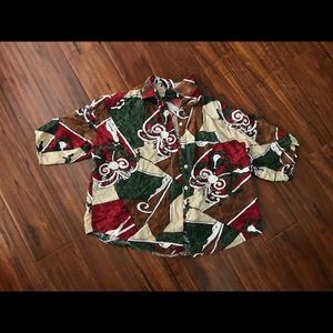 UNIQUE RARE RAYON BUTTON UP