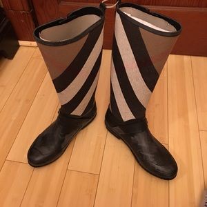Burberry rain boots
