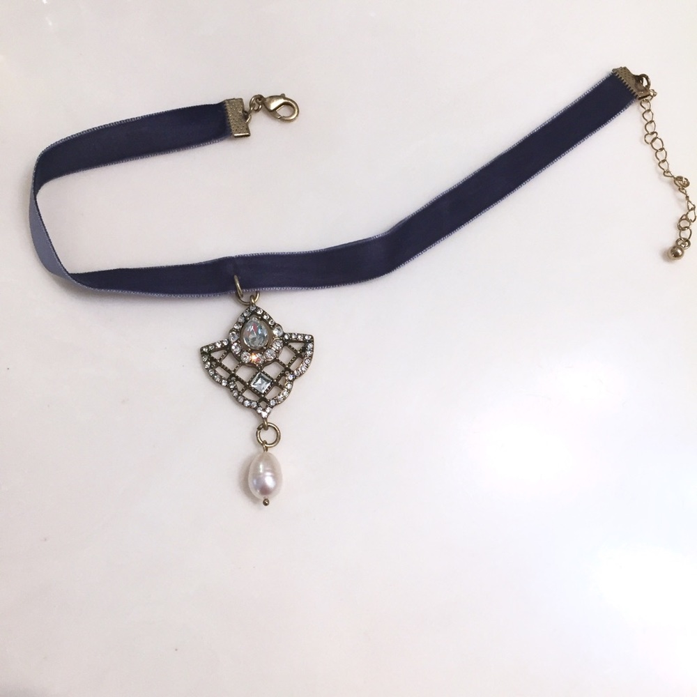 Freshwater Pearl Navy Violet Velvet Choker