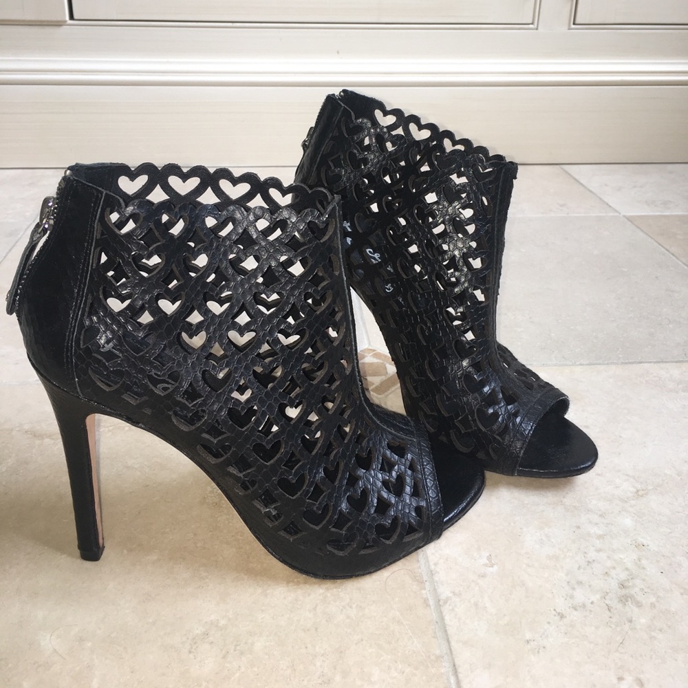 Alice & Olivia Black Heart Heels