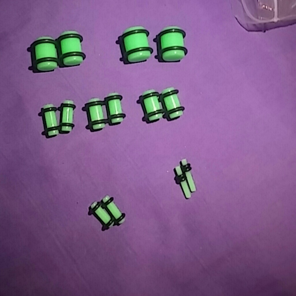 7 pairs of gauges 10$ each