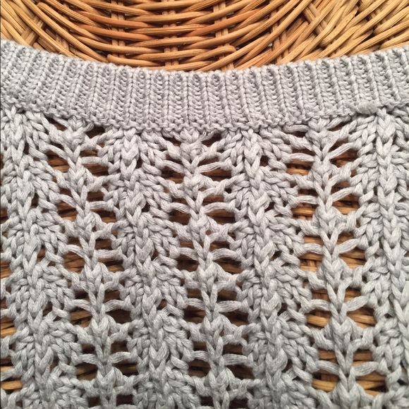 Banana Republic Pullover - Picture 2 of 3