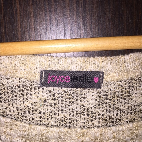 Cream colored blouse with white lace - Picture 3 of 3