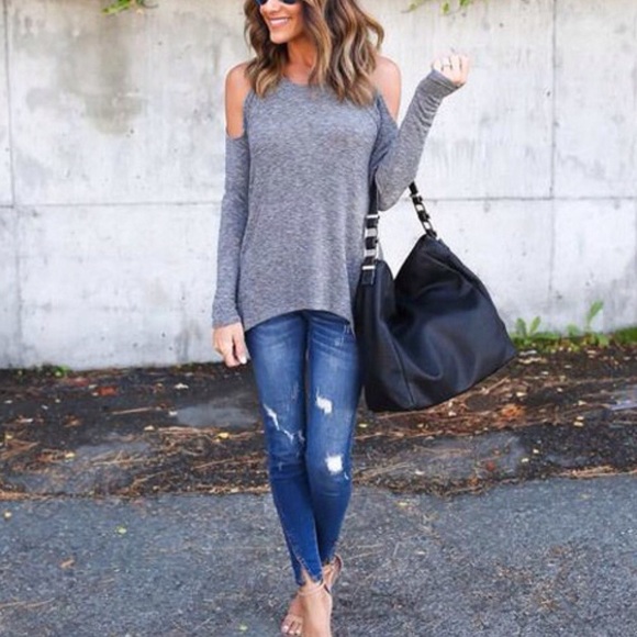 ❗️LAST ONE❗️5🌟Rated! Cold-Shoulder Chiffon Top - Picture 3 of 8