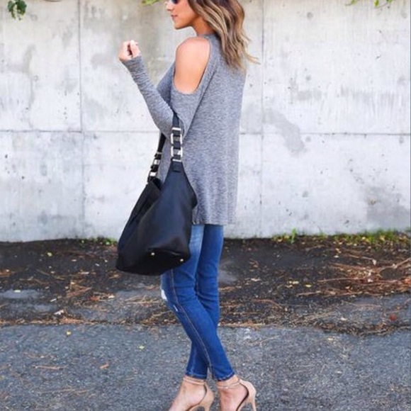 ❗️LAST ONE❗️5🌟Rated! Cold-Shoulder Chiffon Top - Picture 7 of 8