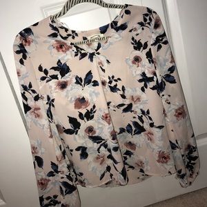 Super cute floral pattern top